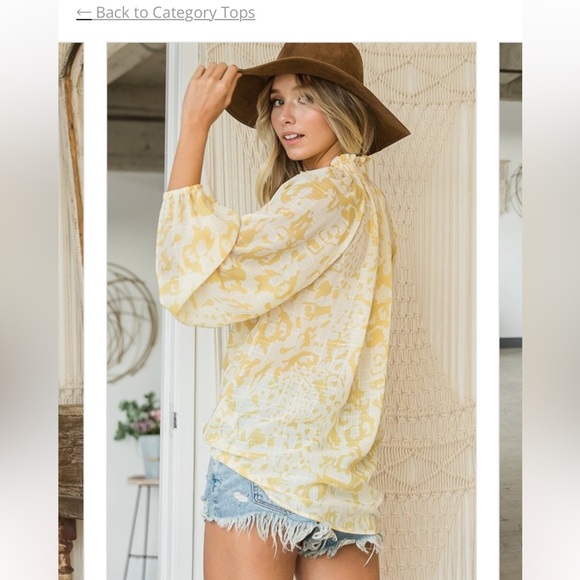 Bucket List gold and cream chiffon blouse. Animal print, sheer, size Large. - Picture 12 of 14